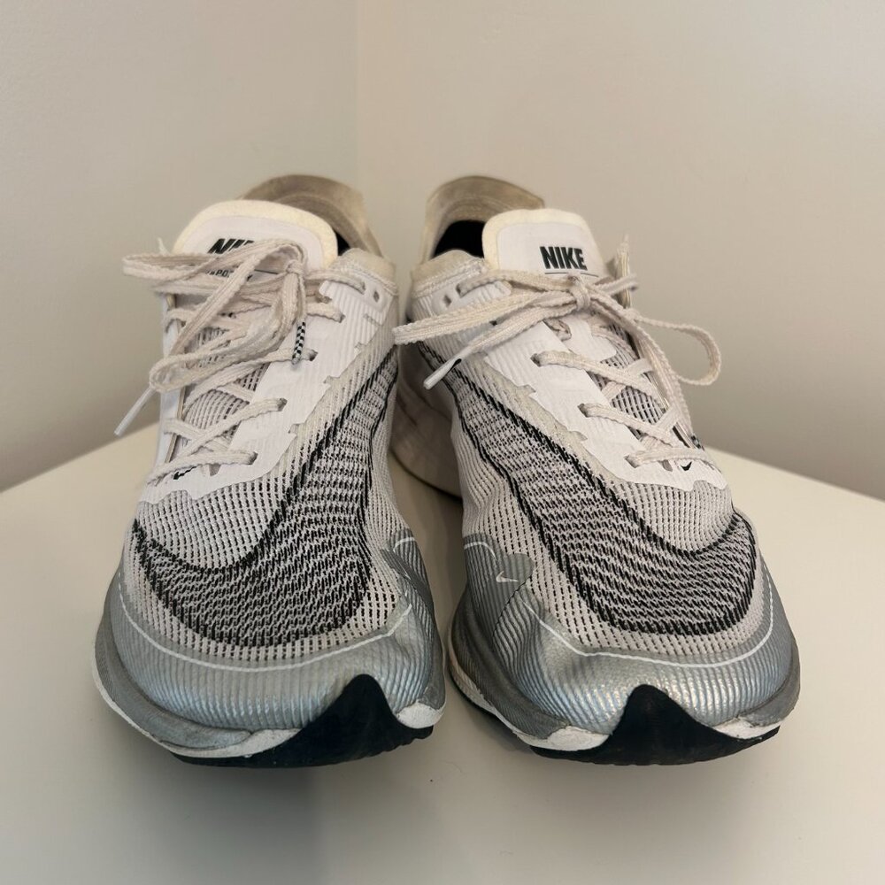 Women's Nike Zoomx Size 9.5 (White and Black) - Picture 5 of 6